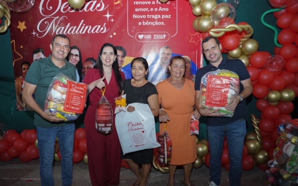 Prefeitura de Campo Alegre realizou a distribuição de 3.500 cestas básicas e 3.500 frangos garantindo mesa farta na ceia