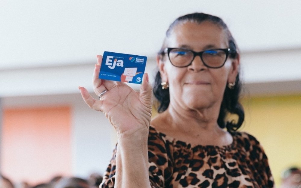 Prefeitura de Campo Alegre realiza entrega de mais de 5 mil Cartões do Programa Bolsa EJA 