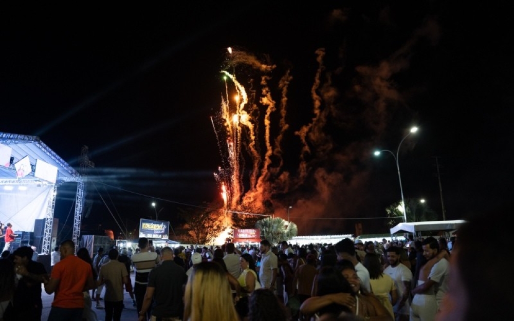 Campo-alegrenses comemoram a chegada de 2026 com shows e a tradicional queima de fogos