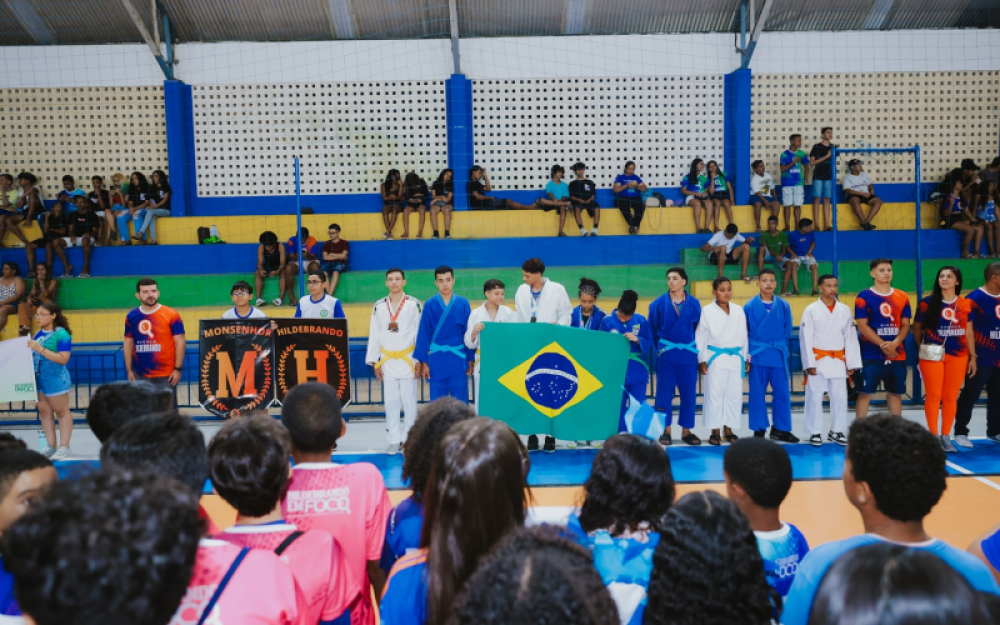 Escola Hildebrando Verissimo Guimarães realiza desfile de Abertura dos Jogos Internos 2025