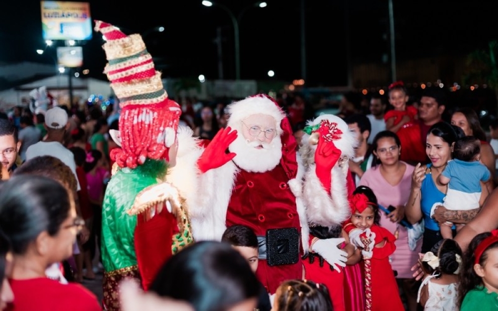 Segunda noite do Natal Iluminado levou a Parada Natalina e Belíssimas apresentações culturais no Distrito Luziápolis 