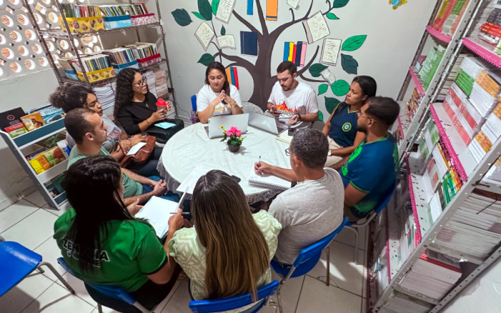 Projeto Vidas: Secretaria Municipal de Educação recebe visita de Representantes da Editora Aprender 