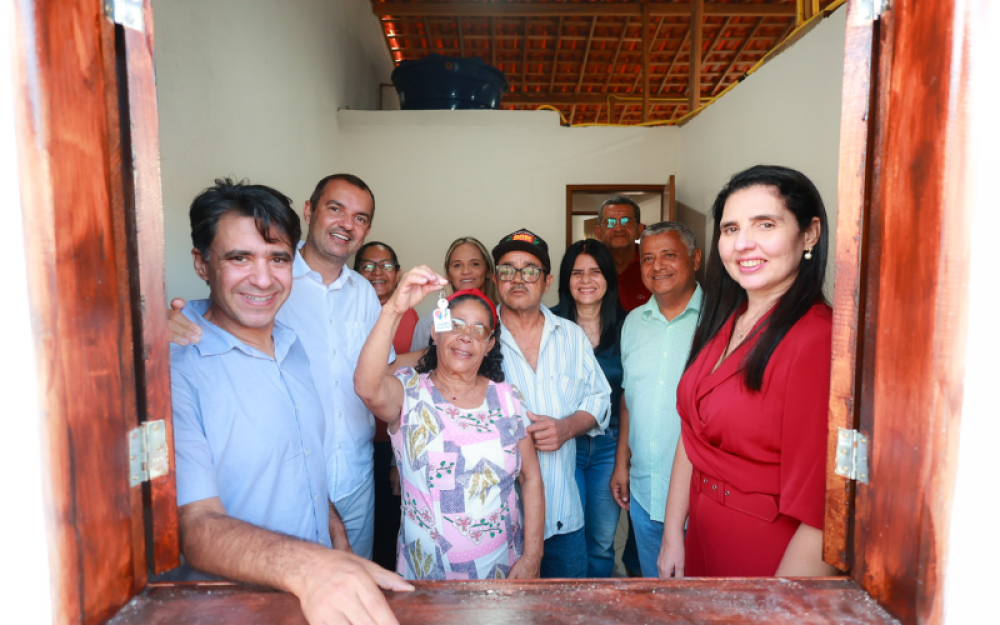 Prefeitura de Campo Alegre realizou a entrega de mais 04 casas pelo programa Minha Casa Renovada