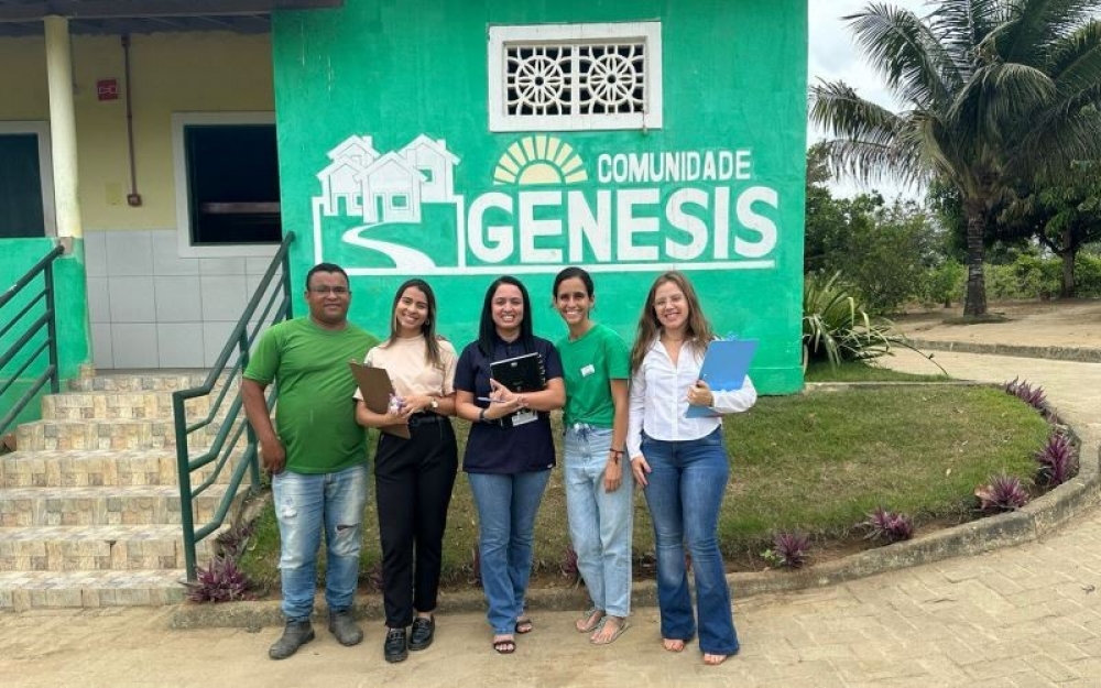 Secretária de Assistência Social participou de visita técnica na Comunidade Gênesis 