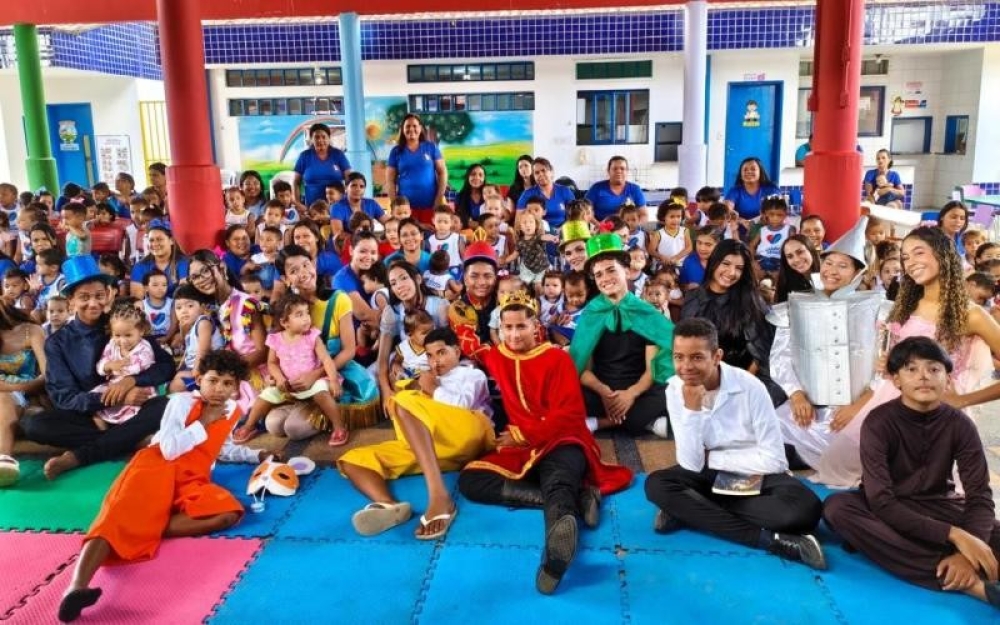 Caravana Literária apresenta contação de histórias nas instituições municipais de Ensino