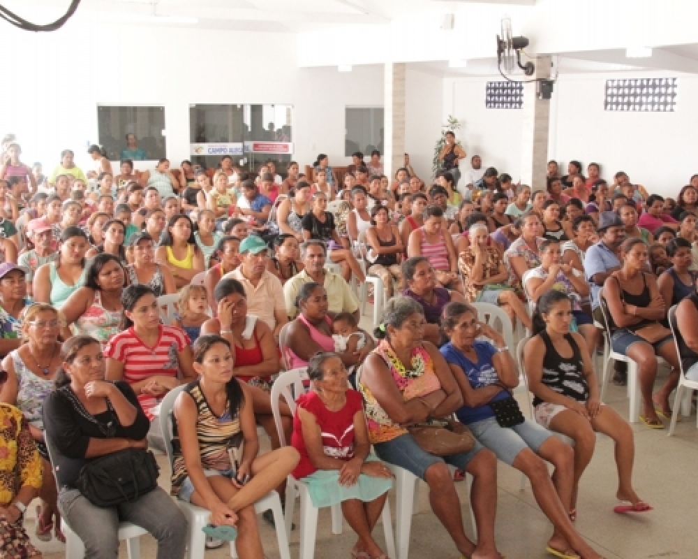 Famílias beneficiárias do Programa Bolsa Alegre participam de palestra sobre a Lei Maria da Penha