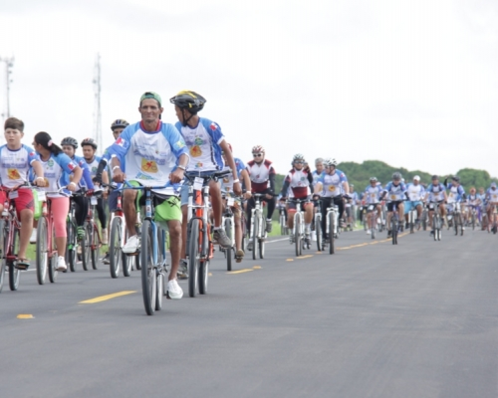 Centenas de ciclístas participaram do 1° Passeio Ciclístico Caminhos da Integração em Campo Alegre