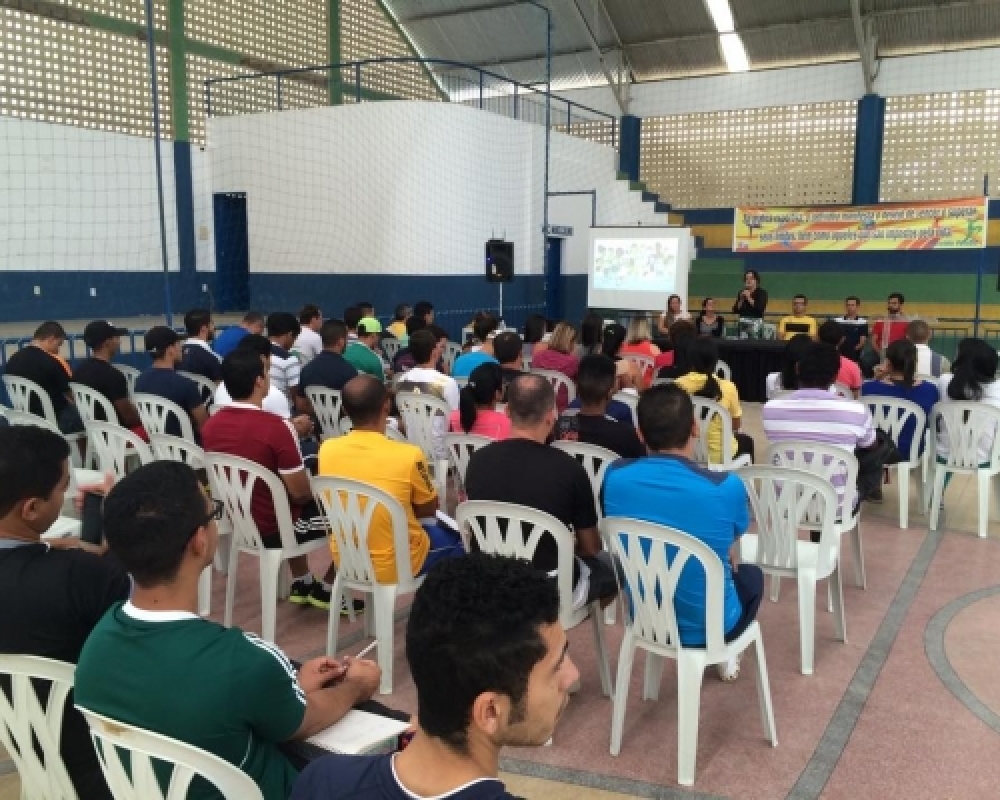 Campo Alegre sedia Curso de extensão Esporte na Escola para Monitores do Mais Educação