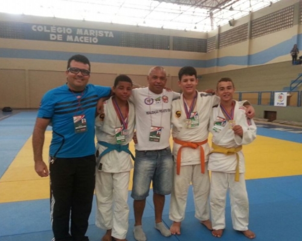 Campo Alegre conquistas medalhas e registra participação vencedora no JEAL 2015 