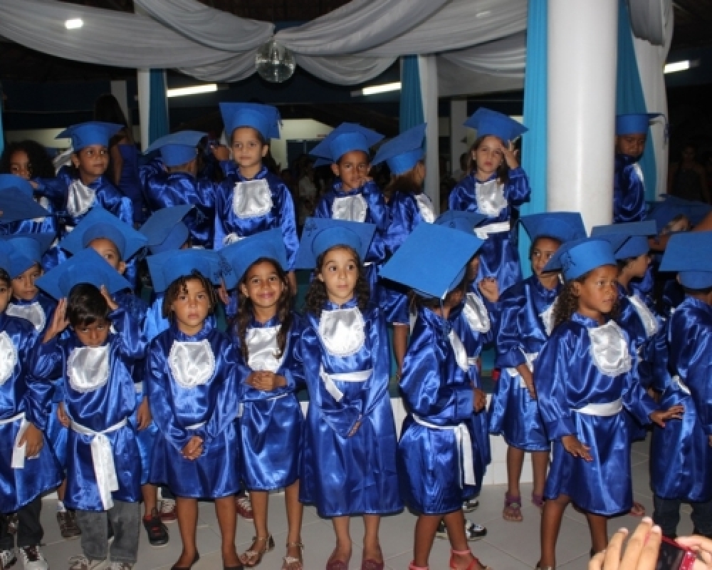 Escola Municipal Cícero Salustiano promove a primeira formatura da Educação Infantil
