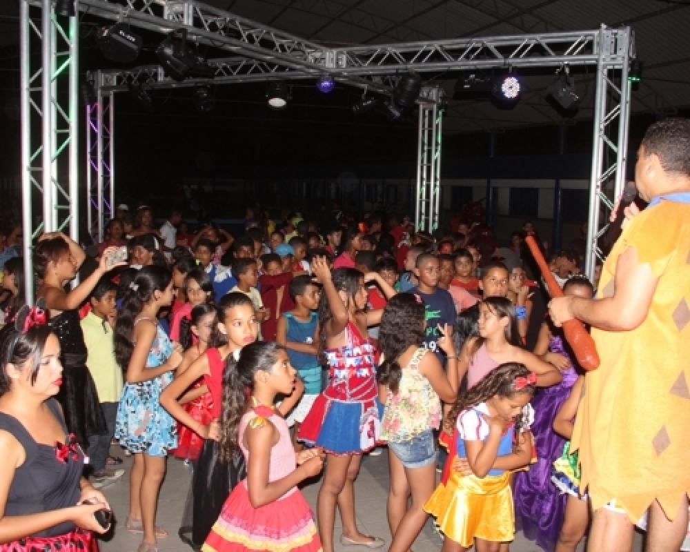 Baile à Fantasia marca encerramento dos alunos do 5º ano da Escola Miguel Matias