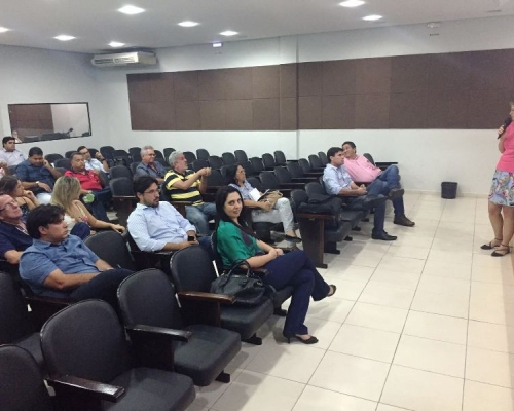 Prefeita Pauline Pereira participou de assembleia geral do CONISUL na AMA