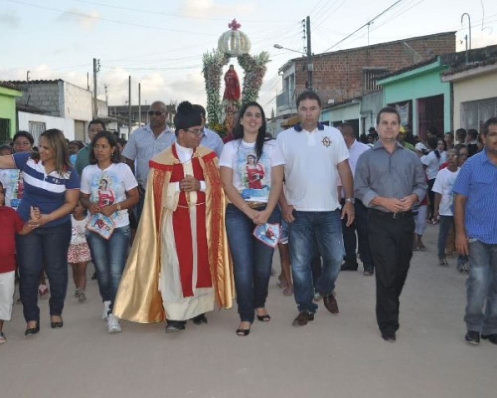 Prefeita participou do encerramento dos festejos a Santa Luzia no Distrito de Luziápolis