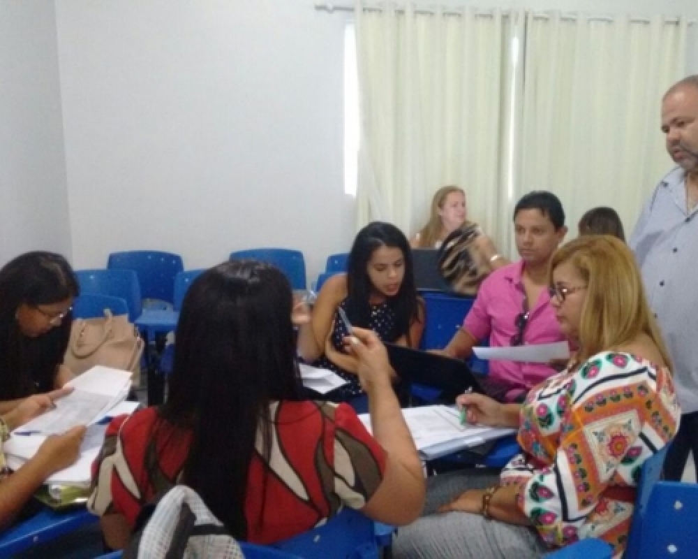 Secretaria de Educação unifica o Planejamento Curricular com professores da Rede Municipal de Ensino