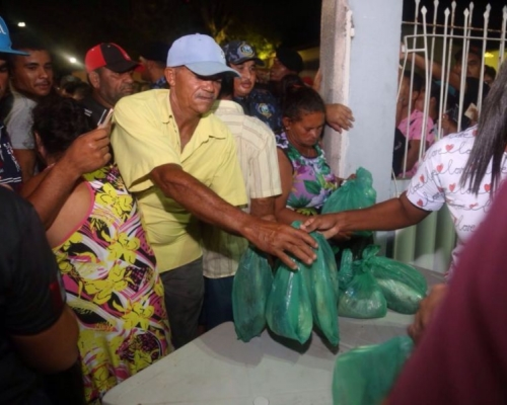 Prefeitura de Campo Alegre distribuiu 50 toneladas de peixes para a população em todo município 