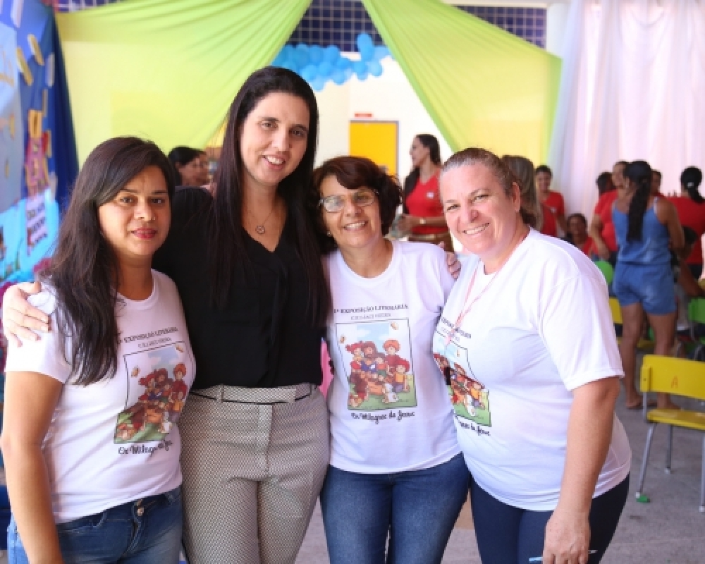 Prefeita Pauline Pereira prestigiou projeto de incentivo à leitura Na Creche Jaci Vieira 