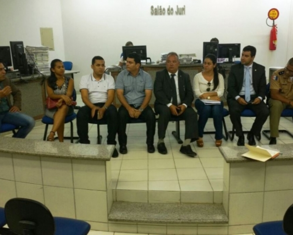 Reunião define regras para fiscalização da presença de menores em festas no município