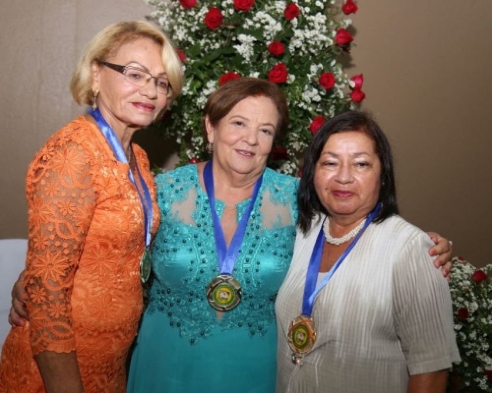 Professoras foram homenageadas na 5ª edição da concessão de Honra ao Mérito educacional 