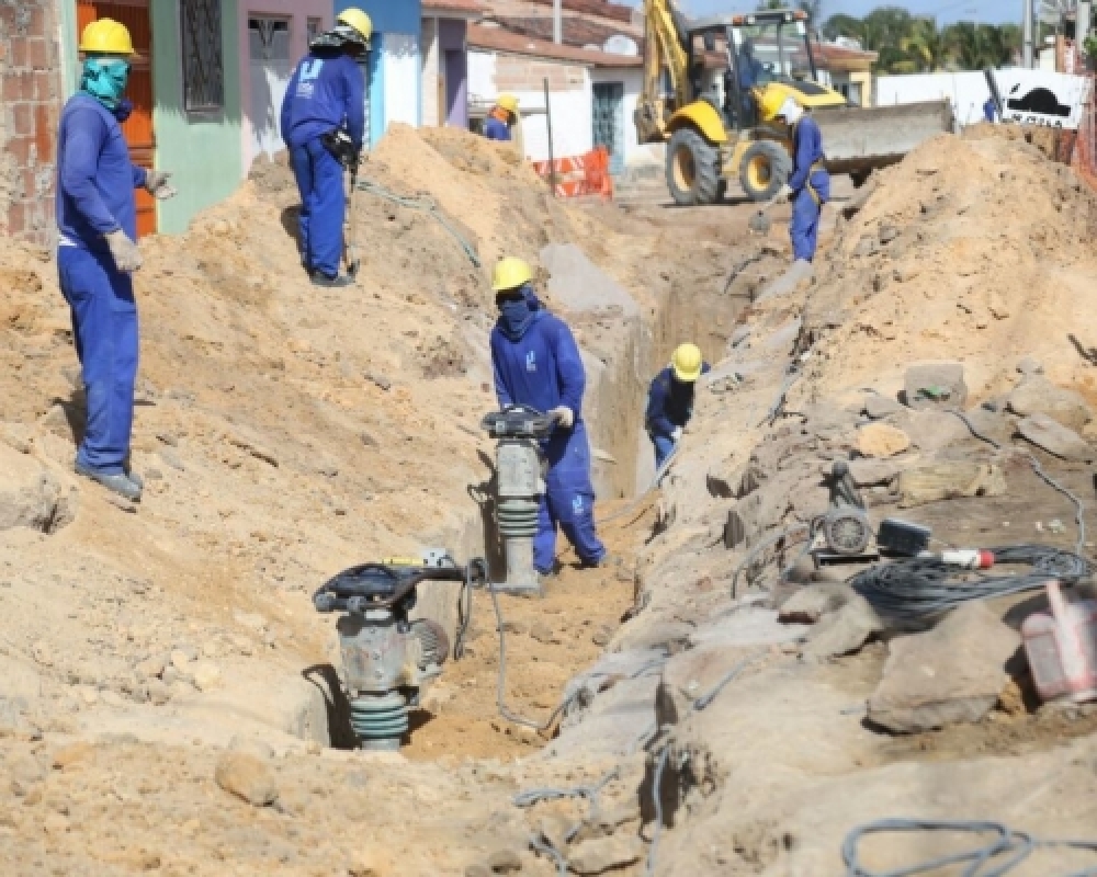 Moradores de Campo Alegre comemoram a realização de obras de pavimentações de ruas do Bairro Aldeia 