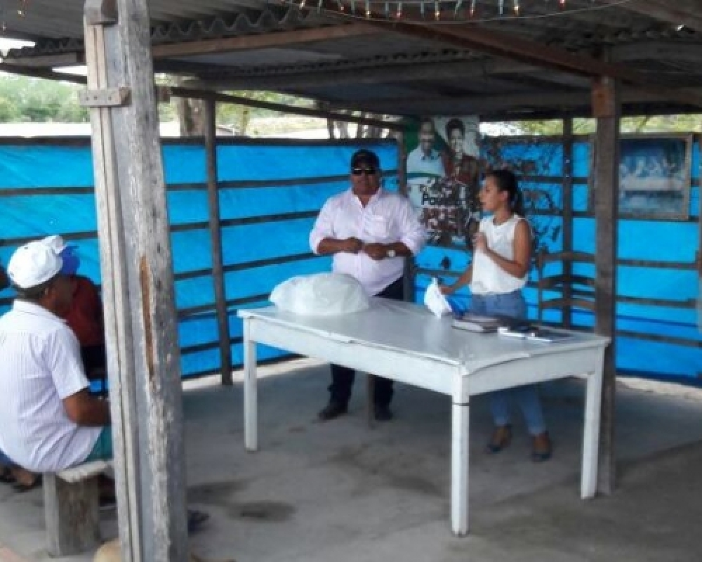 Coordenação do Bolsa Família realiza palestra para trabalhadores de acampamento de sem terras 
