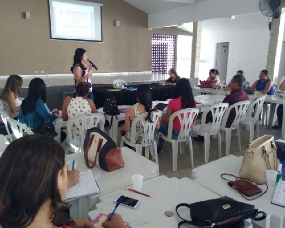 Em reunião comissão discutiu etapas da elaboração do Plano Municipal pela Primeira Infância