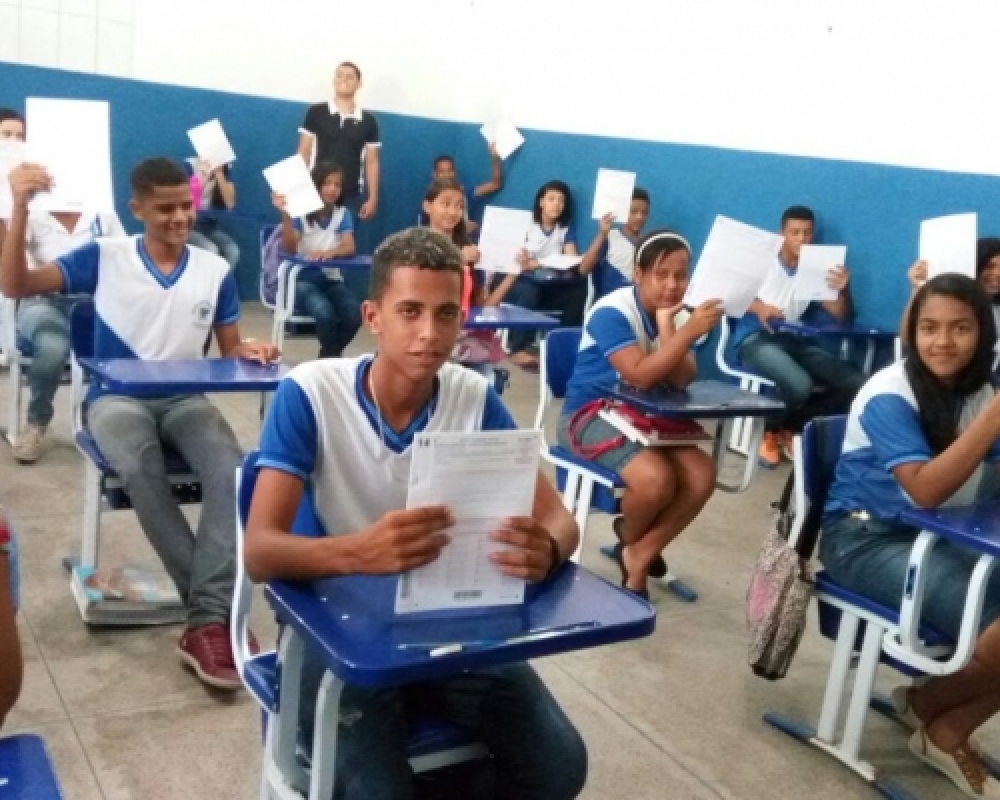 Estudantes do Ensino Fundamental de Campo Alegre participaram da realização da prova Alagoas 2017.01