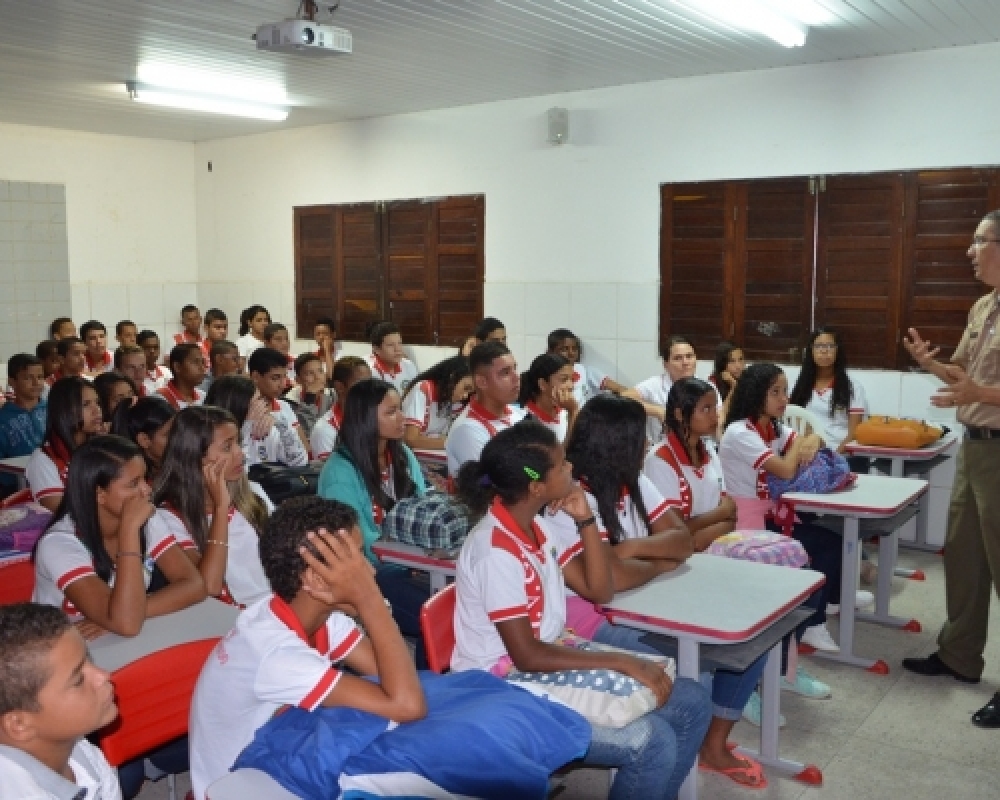 Alunos da Hildebrando Guimarães participaram de Oficinas do projeto Educando para a Paz 