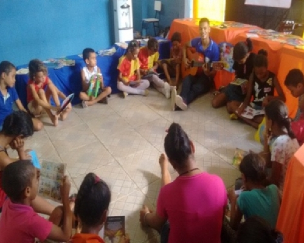 Serviço de Convivência de Luziápolis realiza oficina de leitura em homenagem ao dia do livro 