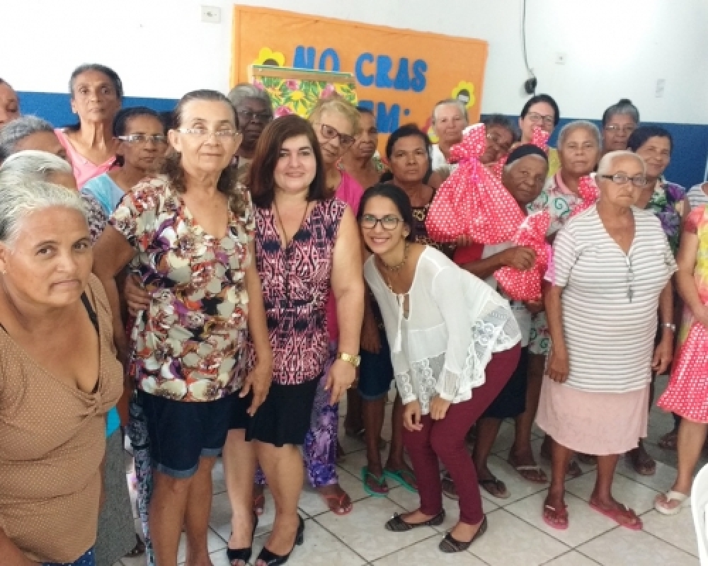 Idosas do grupo VIVA FELIZ de Luziápolis participaram de comemoração em homenagem ao dia das Mães 