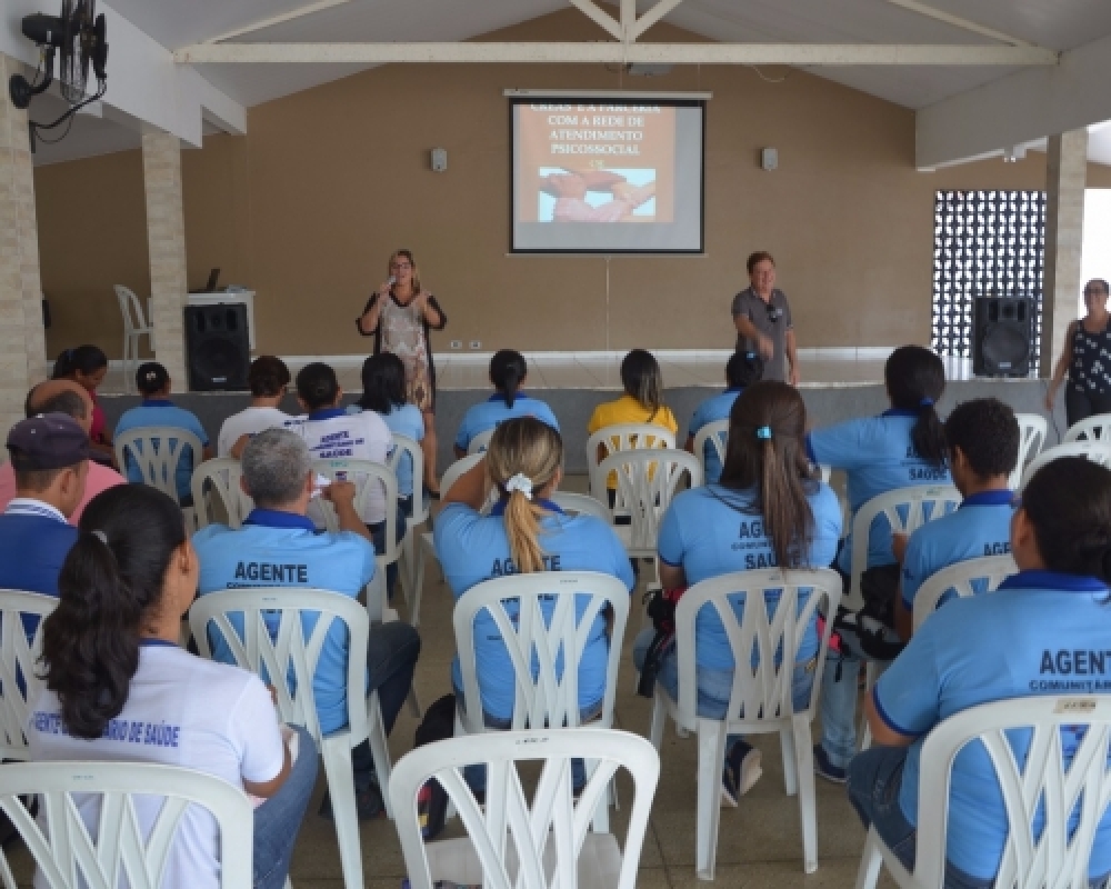 CREAS socializa informações sobre serviços oferecidos com agentes de saúde