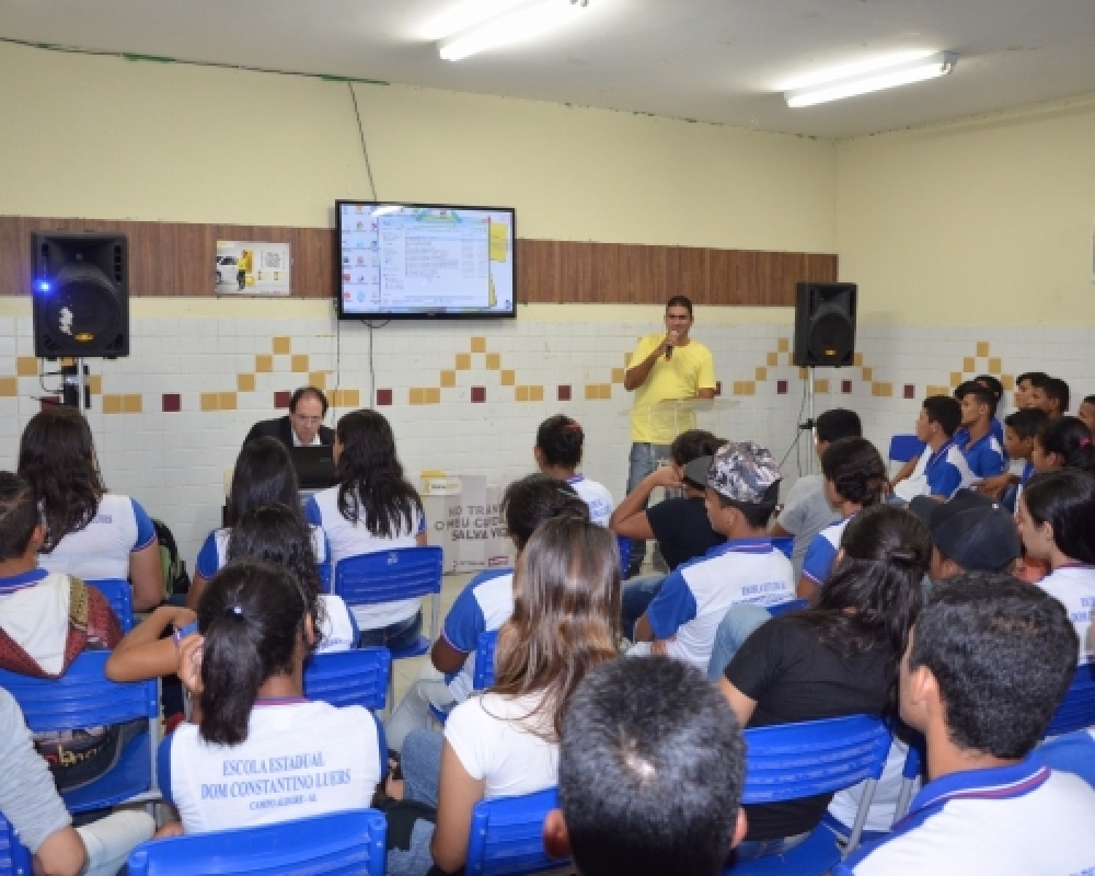 Maio Amarelo: Secretarias realizam palestra para estudantes em parceria com o Detran 