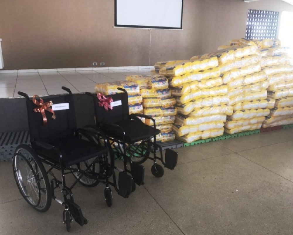 Prefeitura de Campo Alegre realizou mais uma entrega de fraldas geriátricas e cadeiras de rodas