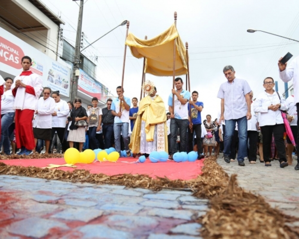 Comunidade celebra mais uma edição da tradicional solenidade de Corpus Christi