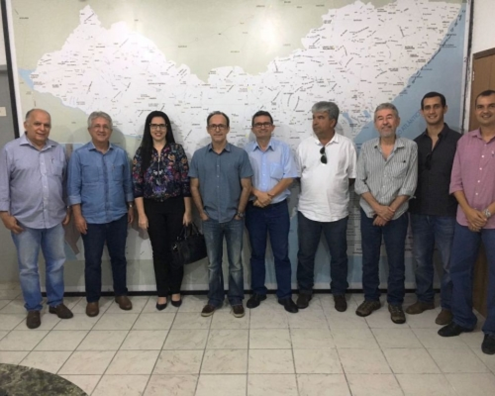 Prefeita Pauline participou de reunião no DER para debater ponto do projeto de duplicação da AL 220