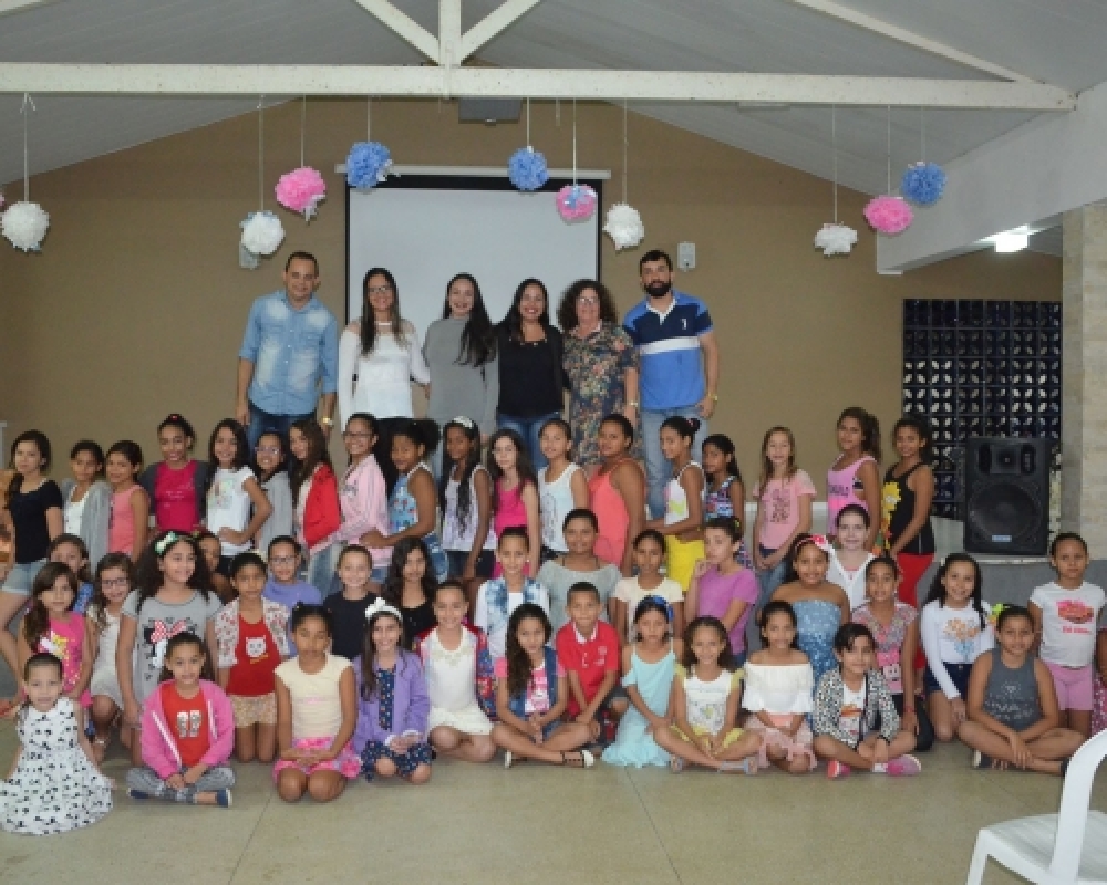 Alunas do Balé Municipal de Campo Alegre participaram de aula inaugural e recebem kits