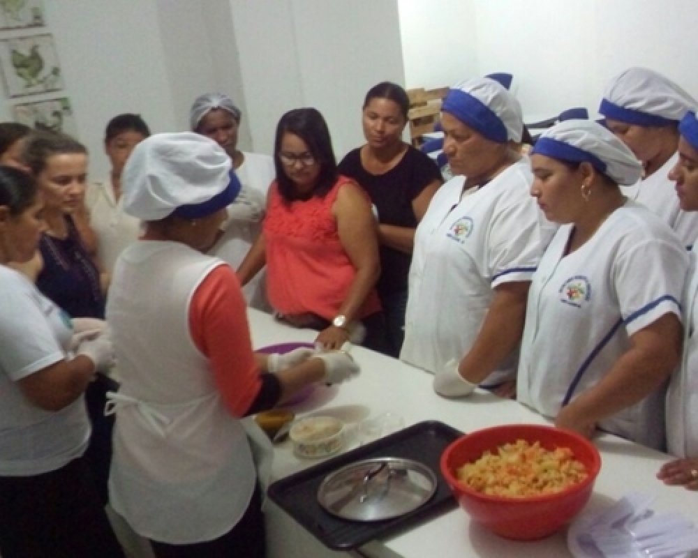 Merendeiras de Campo Alegre concorrem ao prêmio de “melhores receitas da alimentação escolar” 