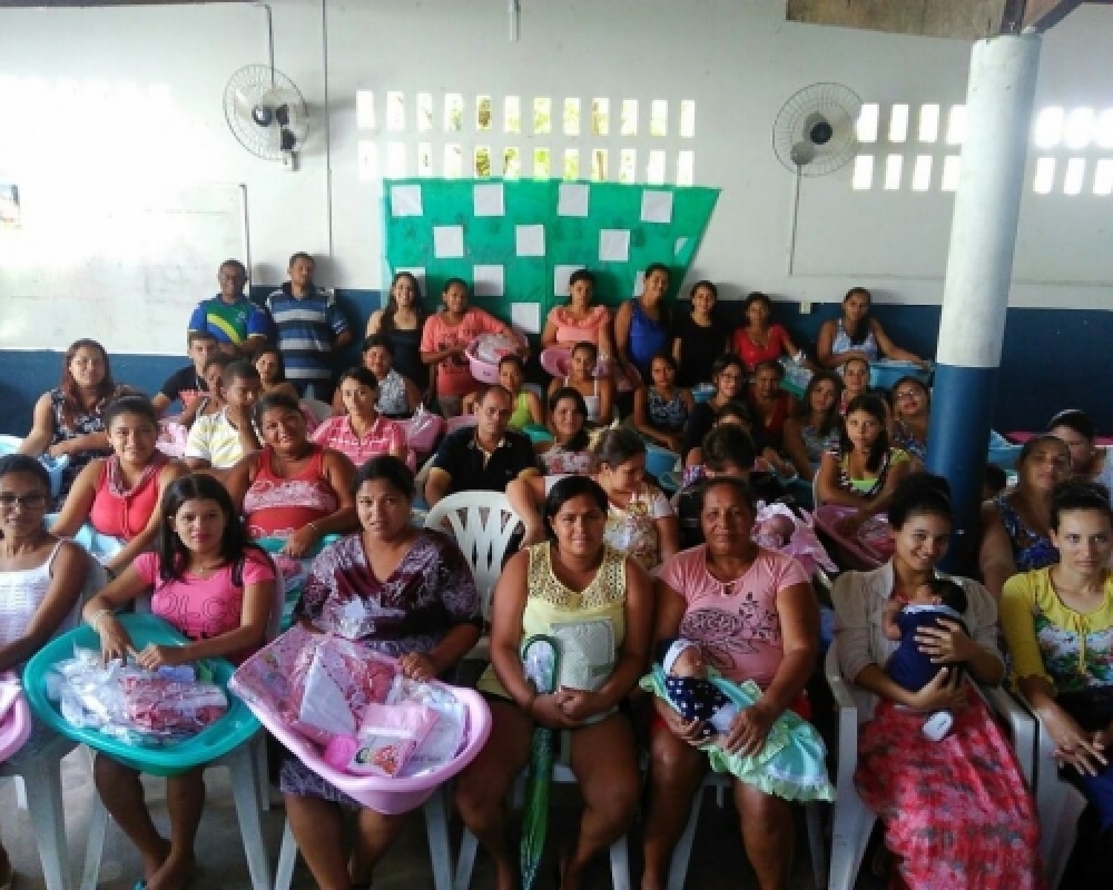 Grupo de gestantes de Campo Alegre acompanhadas pelo CRAS recebem kits de enxoval 