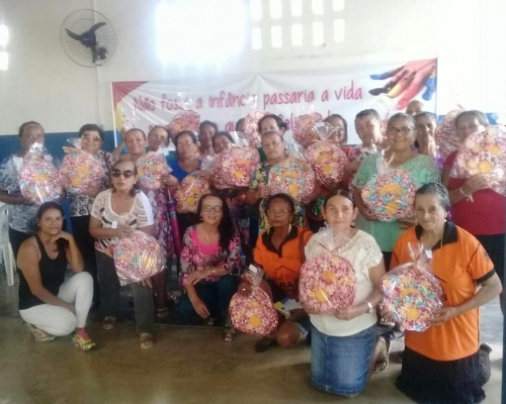 Grupo de Idosas do CRAS participam de encerramento do Ciclo de Jogo Americano