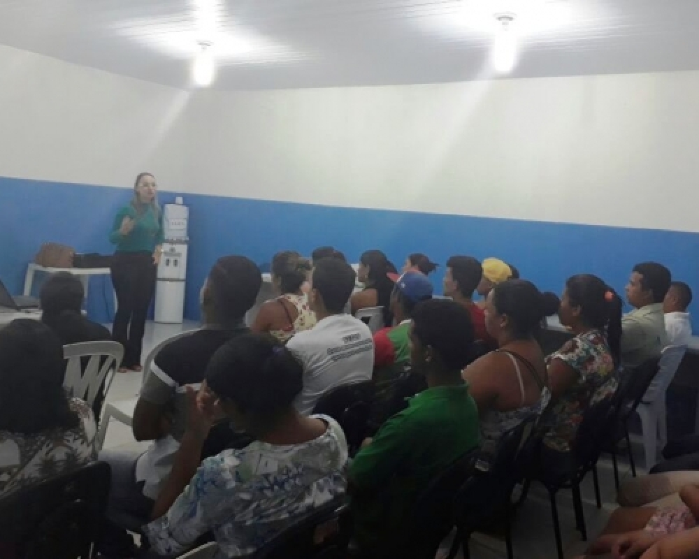 Moradores do residencial João José Pereira participam de oficina para jovens