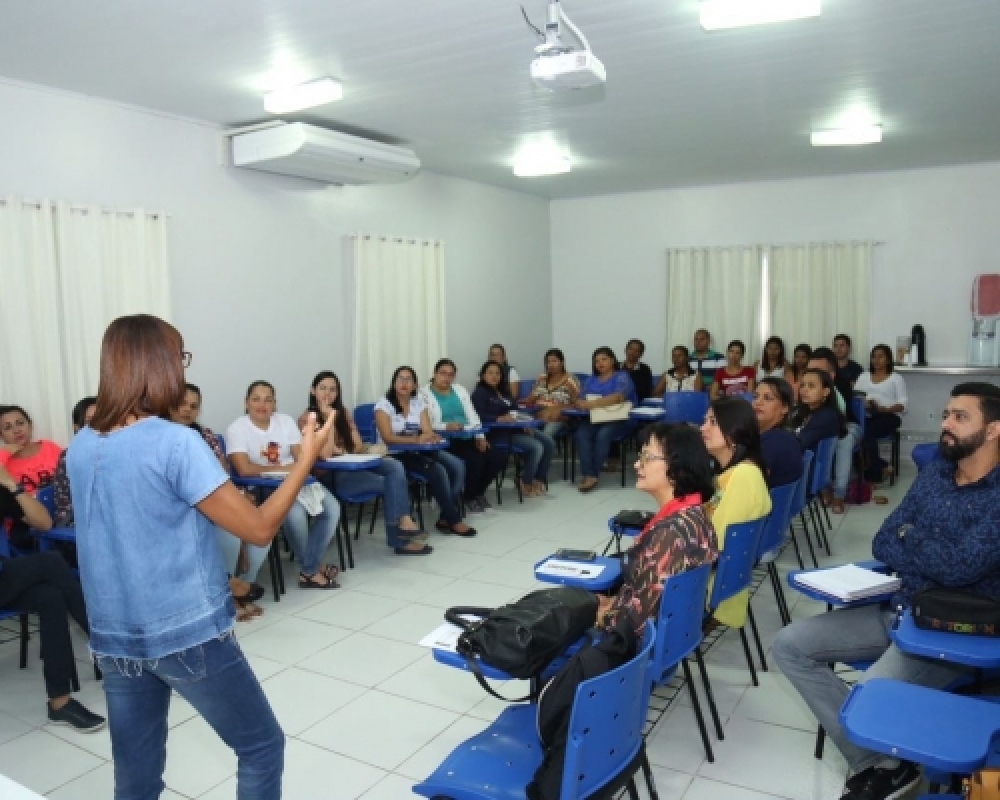 SEMED promoveu palestra para professores e coordenadores da Educação de Jovens Adultos - EJA