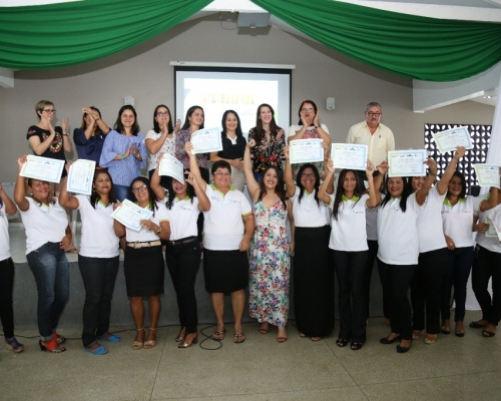 Mulheres de Campo Alegre recebem certificados de cursos ofertados pelo Programa Mulheres Mil 
