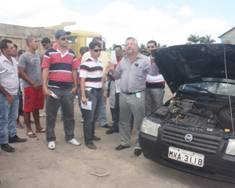Prefeitura de Campo Alegre realizou leilão de veículos e materiais diversos