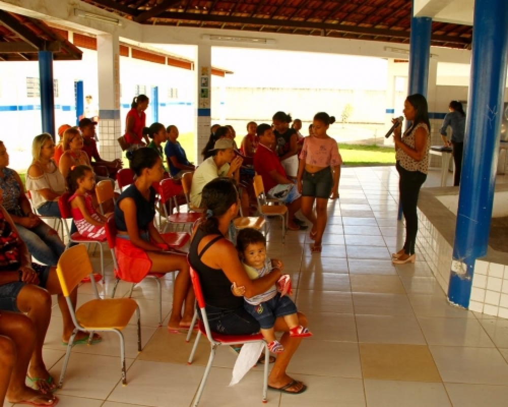 Secretaria de Assistência Social e SAAE promoveram ação com os moradores do Conjunto Olival Tenório