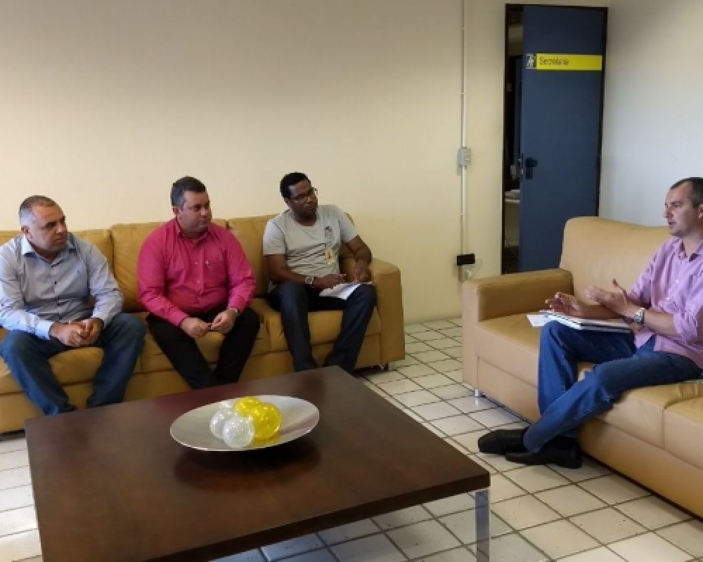 Reunião define que serviços dos Correios de Luziápolis serão mantidos 