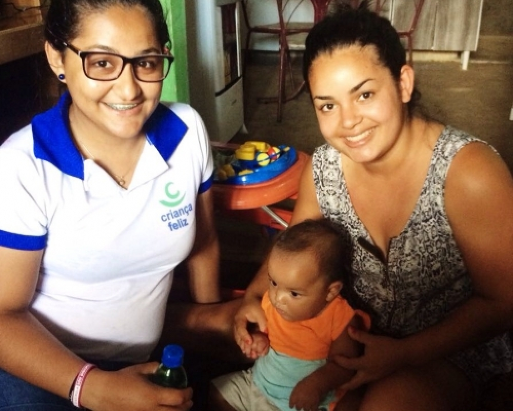 Visitadoras do programa Criança Feliz de Luziápolis iniciam atividades lúdicas nas visitas domicilia