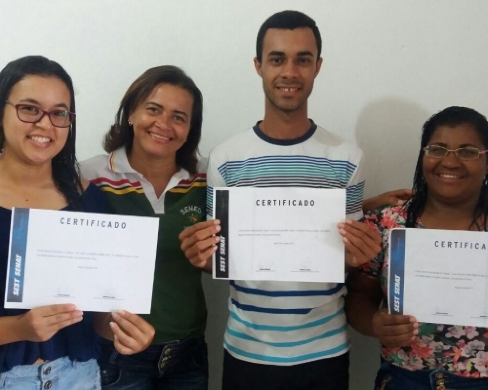 Monitores de transporte escolar concluem o curso sobre cuidados especiais no transporte de escolares