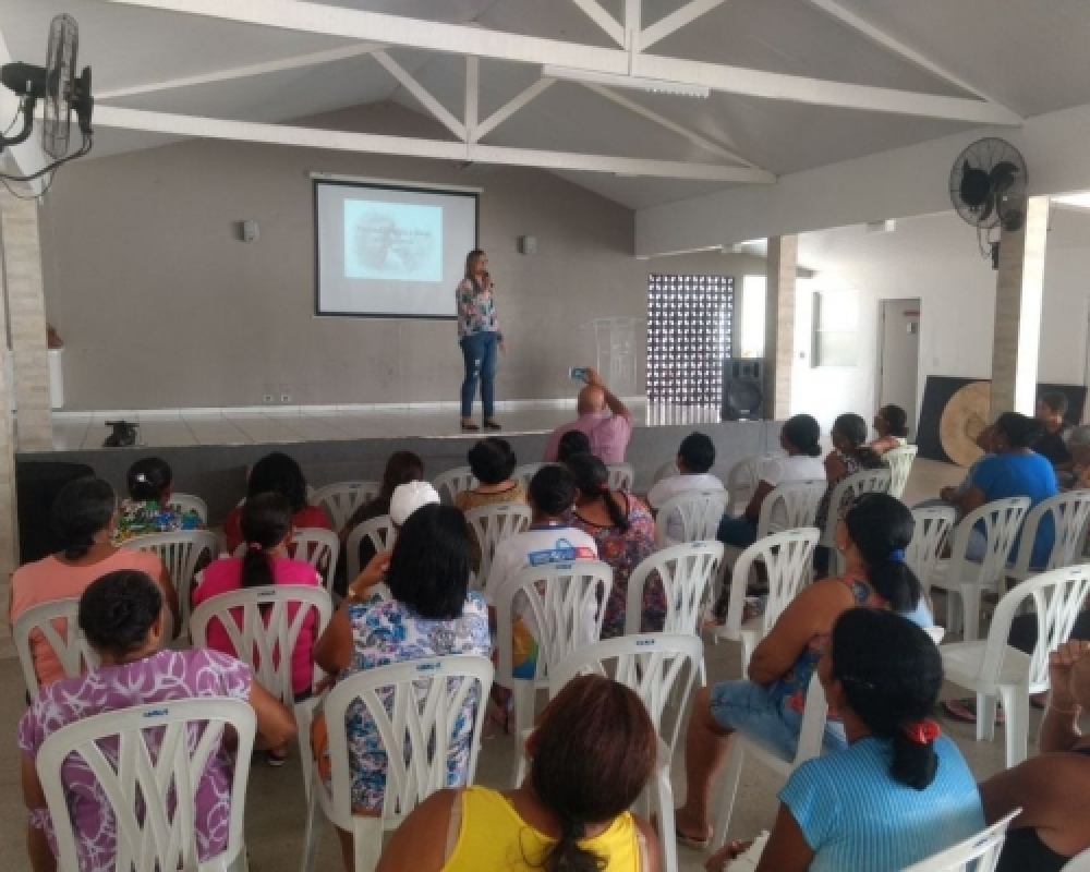 Creas promove palestra socioeducativa voltada para grupo de idosos 