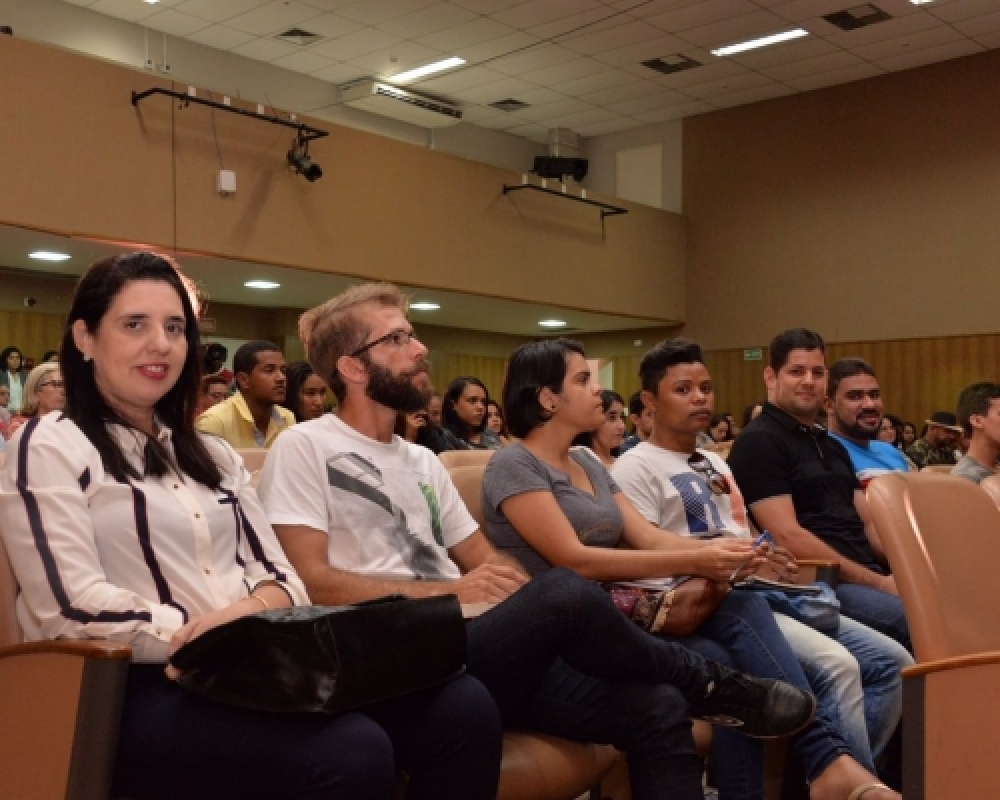 Prefeita Pauline Pereira participou de Audiência Pública sobre transporte para universitários 