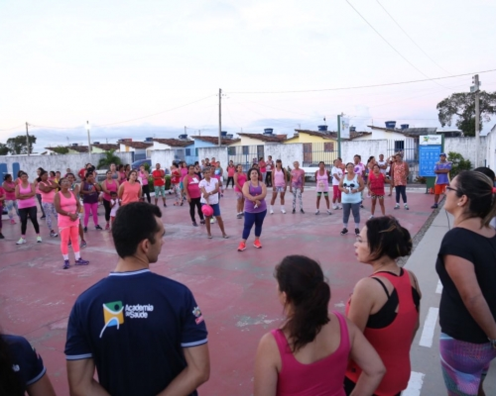 Secretarias integradas realizaram aulão de zumba e palestra sobre combate ao Câncer de mama