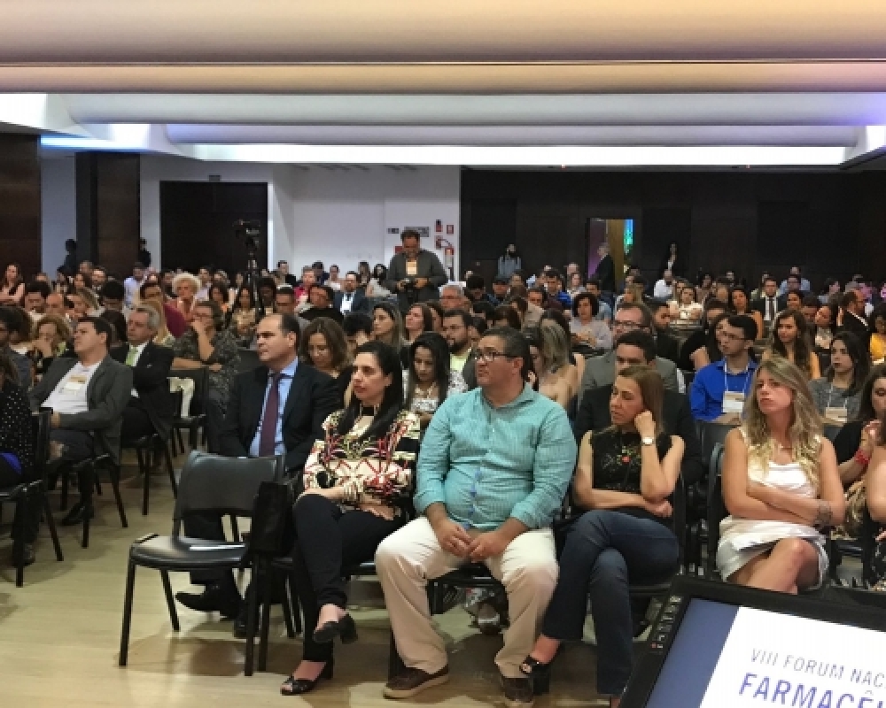 Prefeita Pauline Pereira participou da abertura do VIII Fórum Nacional de Assistência Farmacêutica